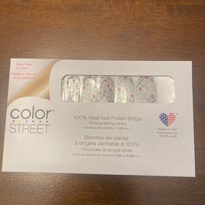Color Street Nails - Holiday De-Light